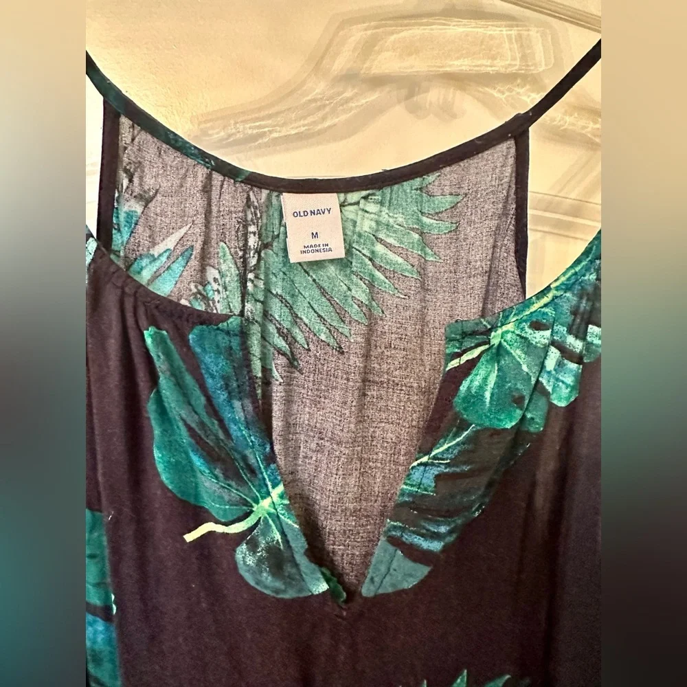 Old Navy - Tropical Leaf Halter Style Tank - In perfect condition! - Picture 2 of 7